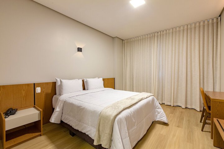 Room 6 of 62