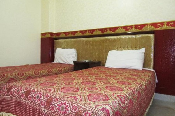 Room 3 of 41
