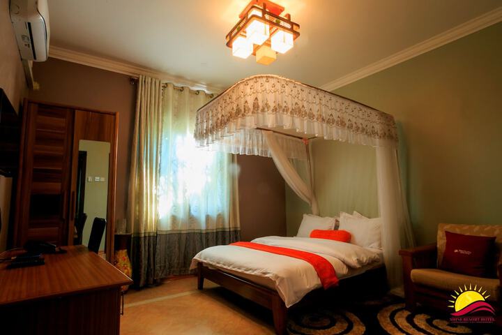 Room 28 of 86