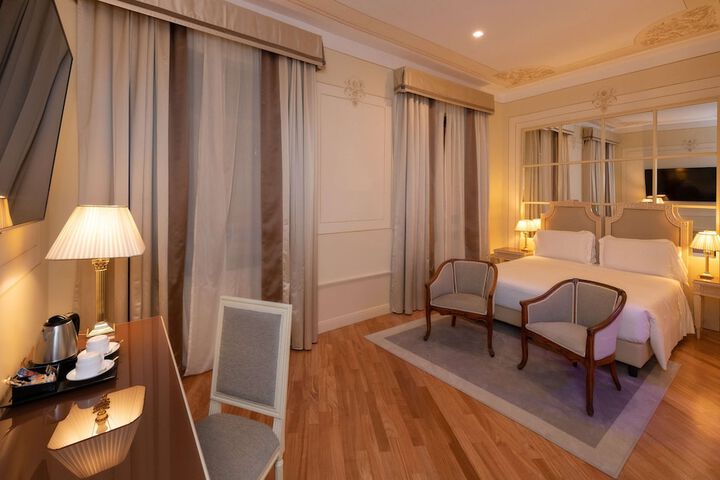 Room 30 of 179