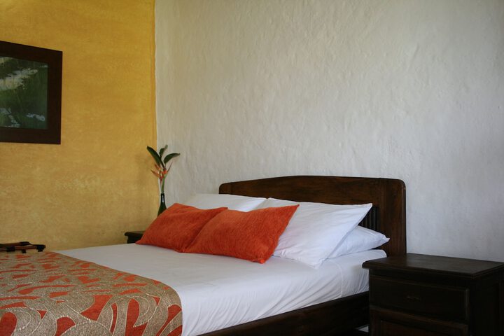 Room 2 of 153