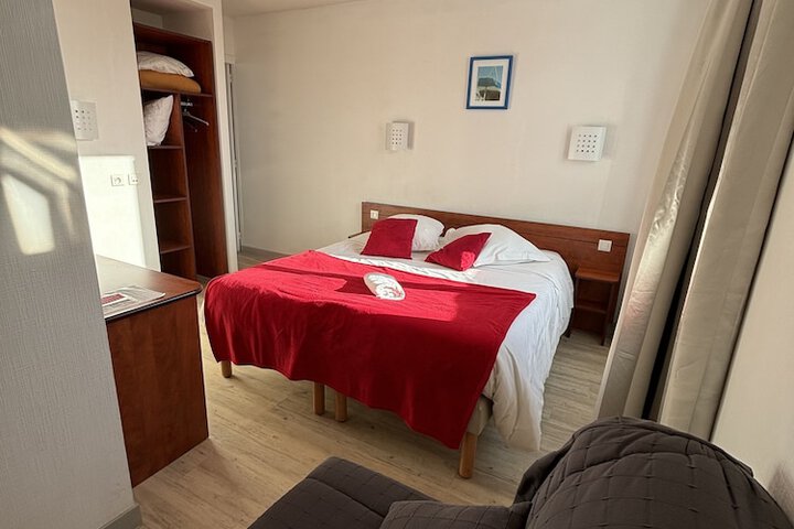 Room 21 of 40