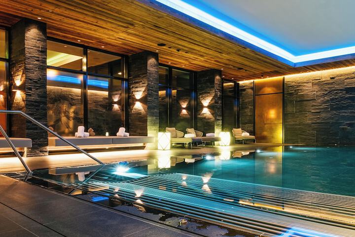 Pool Hotel