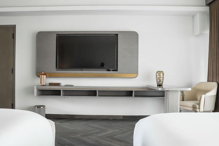 Room 8 of 30