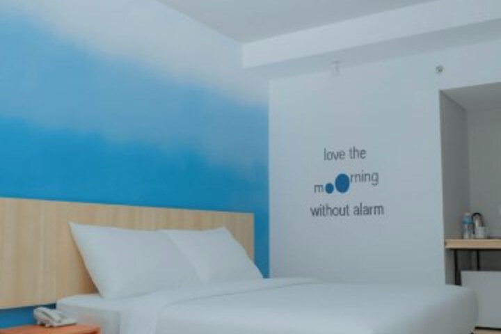 Room 13 of 38