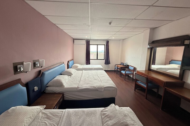 Room 52 of 86