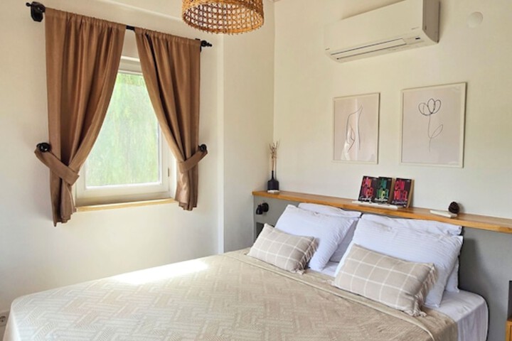 Room 3 of 71
