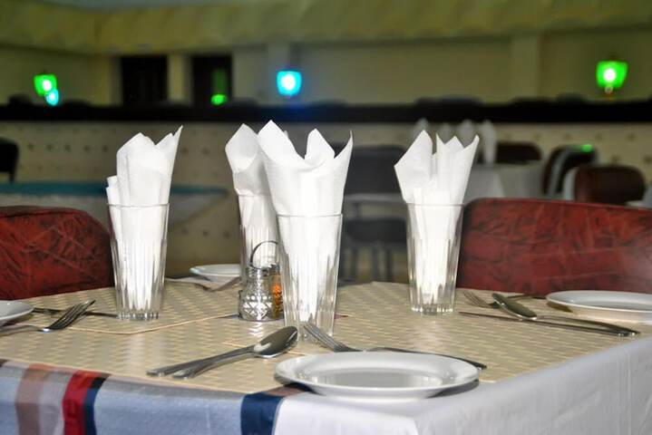 Dining 13 of 25