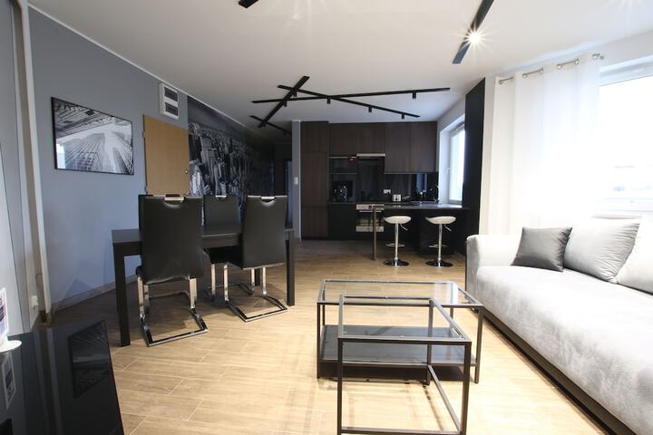 Room 28 of 43
