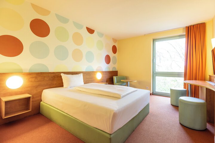 Room 17 of 154