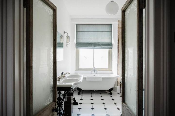 Room 34 of 50