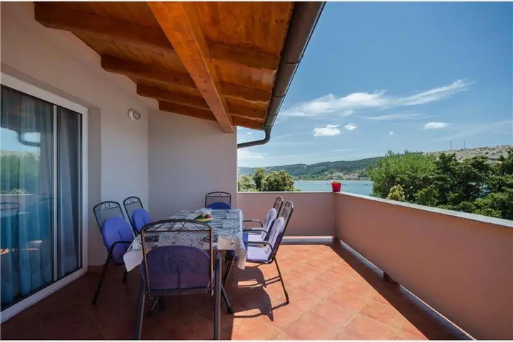 Terrace/Patio 4 of 11