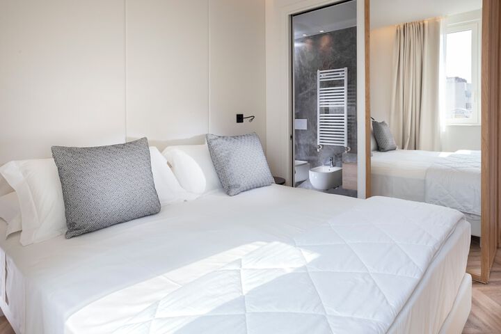Room 45 of 180