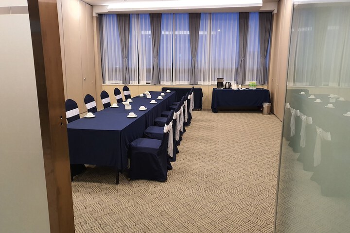 Ballroom/Hall 57 of 84