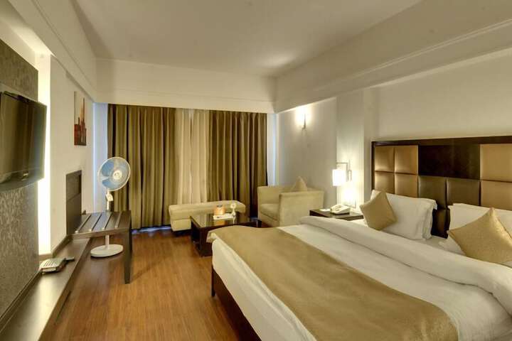 Room 14 of 75