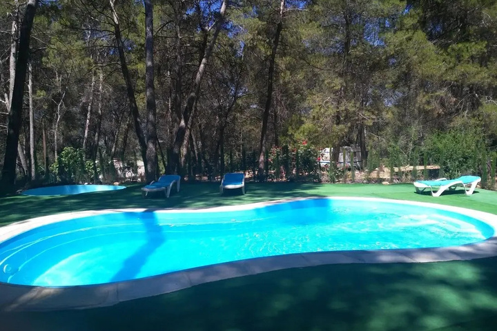 Pool 7 of 10