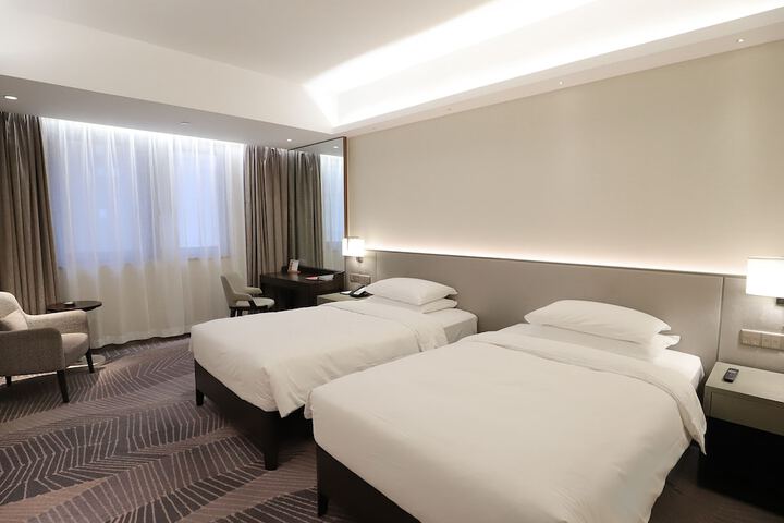 Room 15 of 66