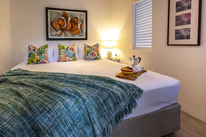 Room 2 of 34