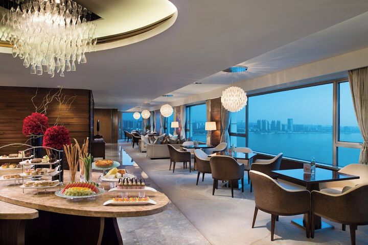 Lounge 68 of 95