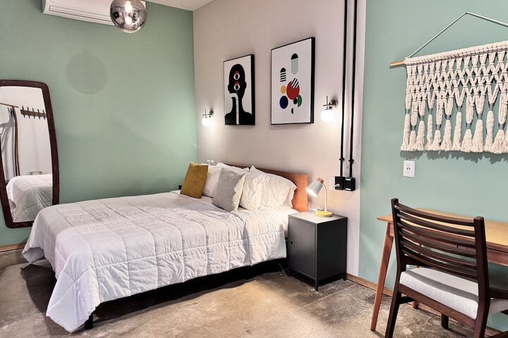 Room 18 of 40