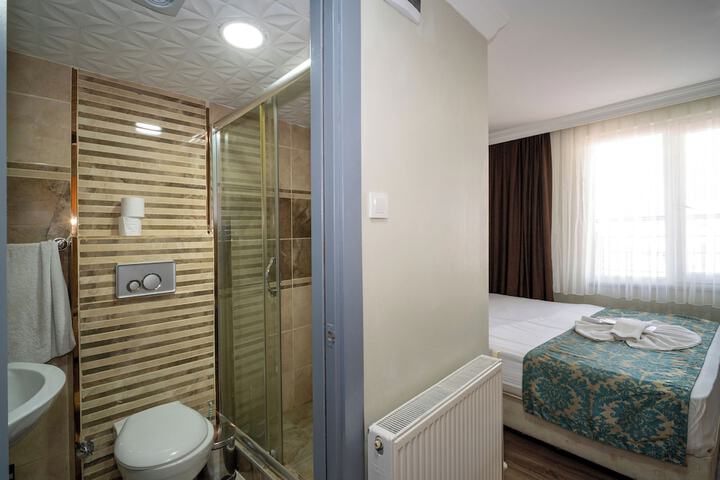 Room 72 of 90