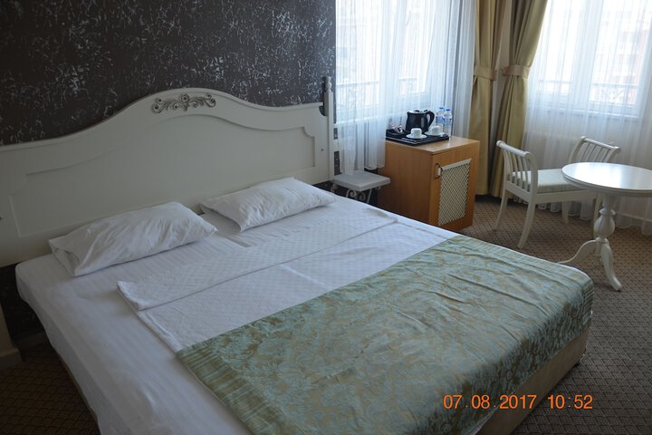 Room 28 of 69