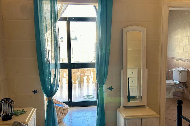 Room 5 of 23