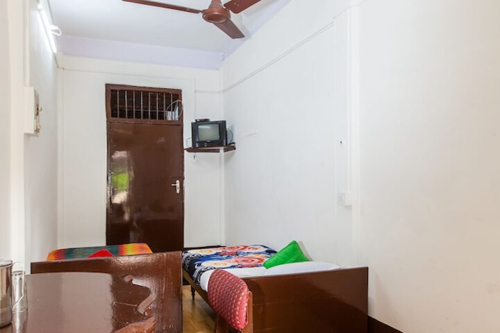 Room 5 of 19
