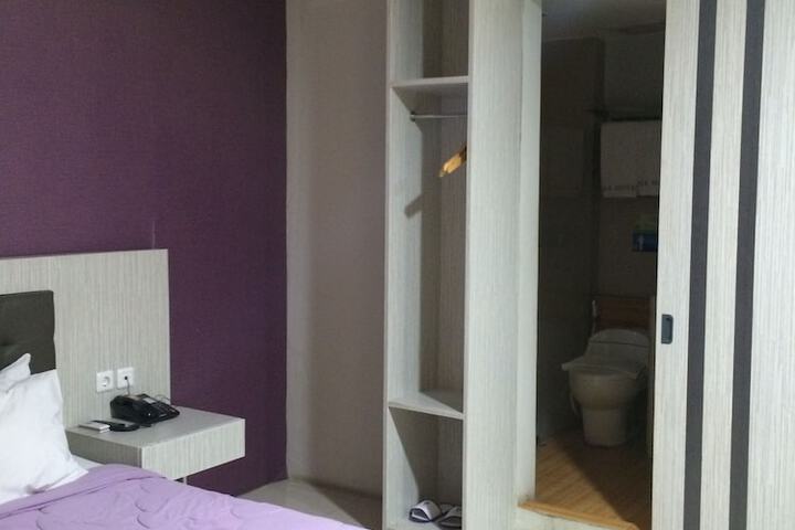 Room 4 of 21