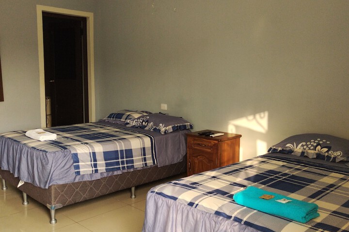 Room 7 of 32