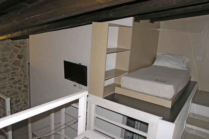 Room 21 of 28