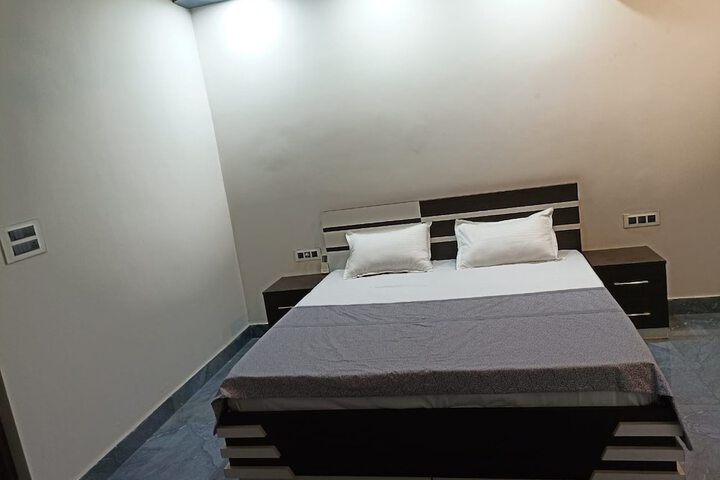 Room 3 of 12