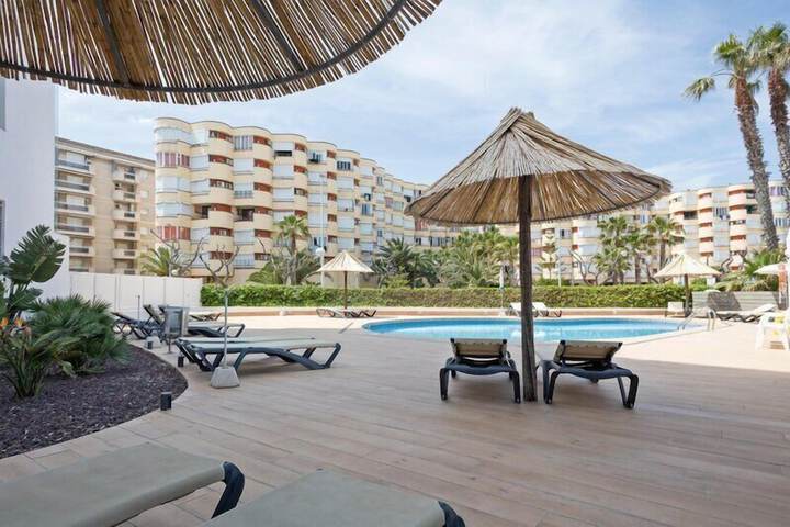 Hotel Pool