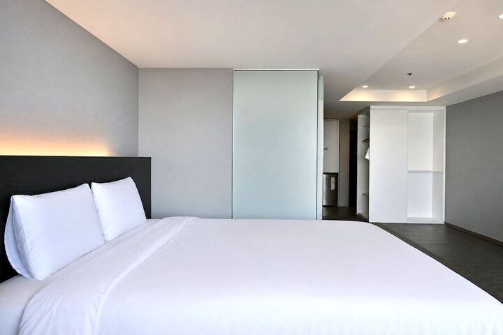 Room 25 of 124