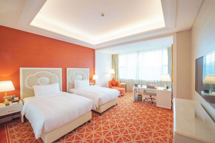Room 14 of 43