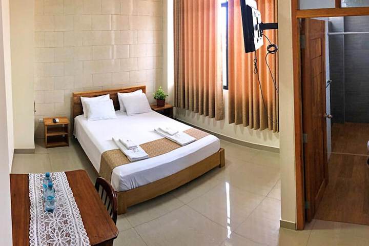 Room 3 of 53