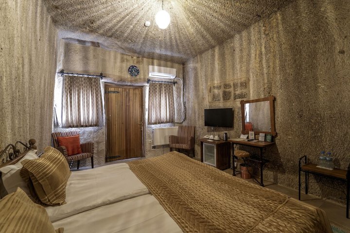 Room 15 of 180