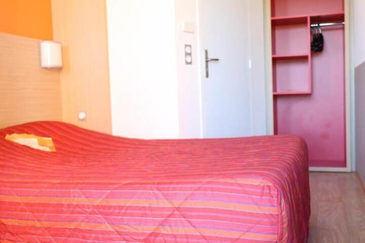 Room 5 of 41