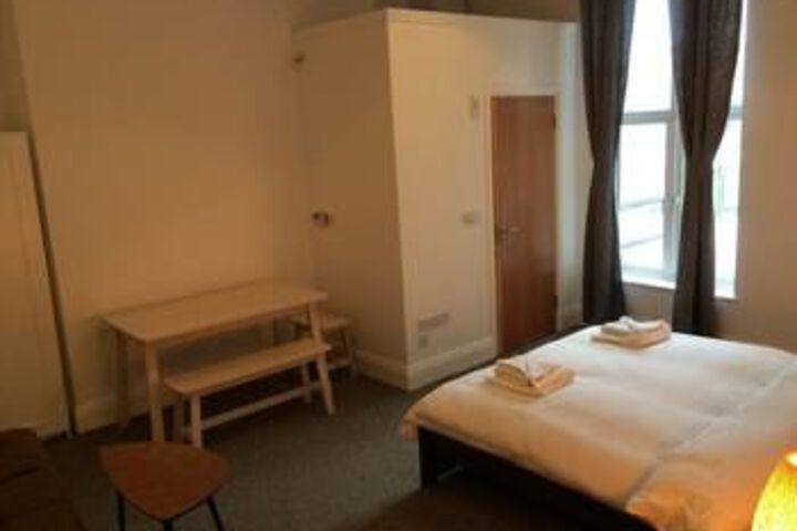 Room 11 of 40