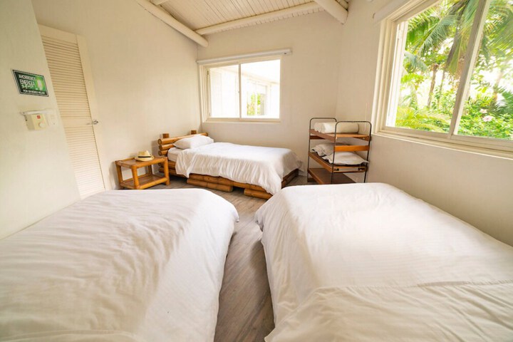 Room 10 of 26