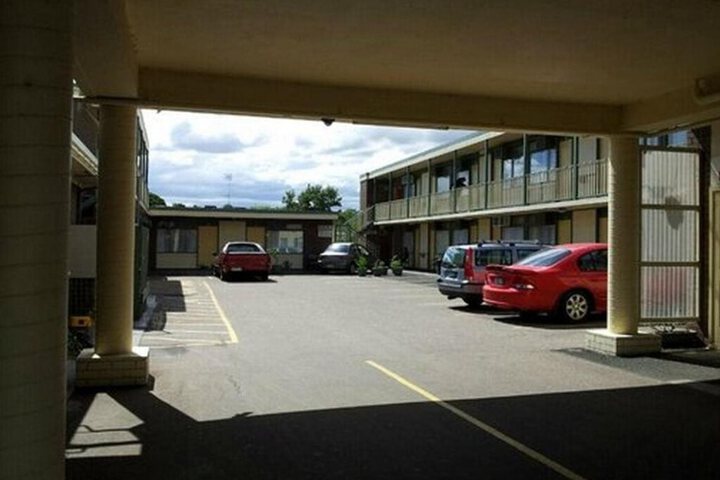 BEACH MOTOR INN