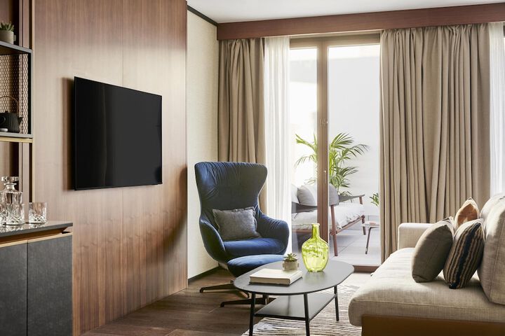 Room 28 of 169