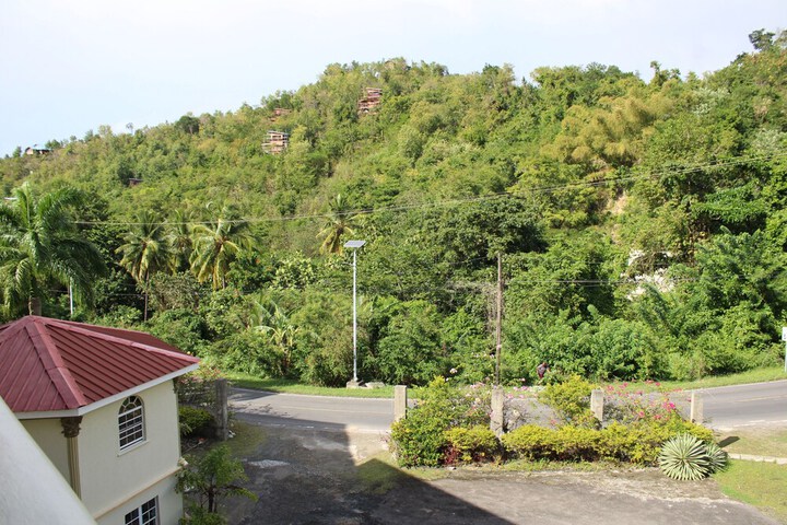 Hotel Exterior 85 of 85