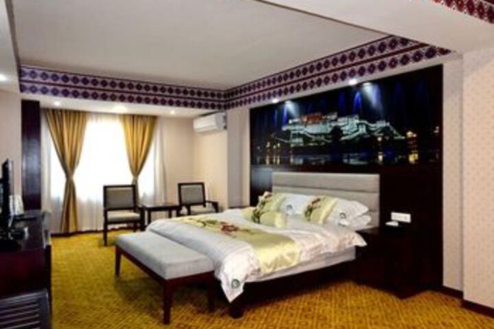 Room 9 of 37