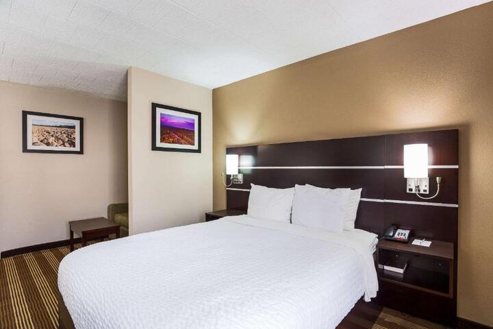Standard Double Room 2 Queen Beds (3 of 4)