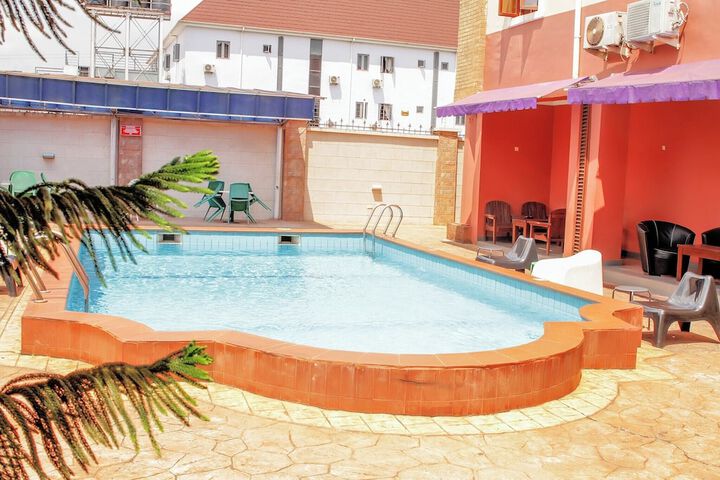 Pool 12 of 60