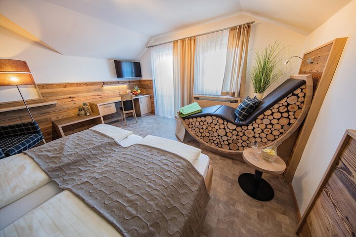 Room 18 of 37