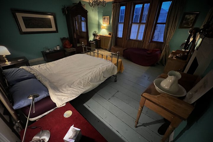Room 5 of 42