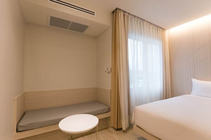 Room 29 of 61