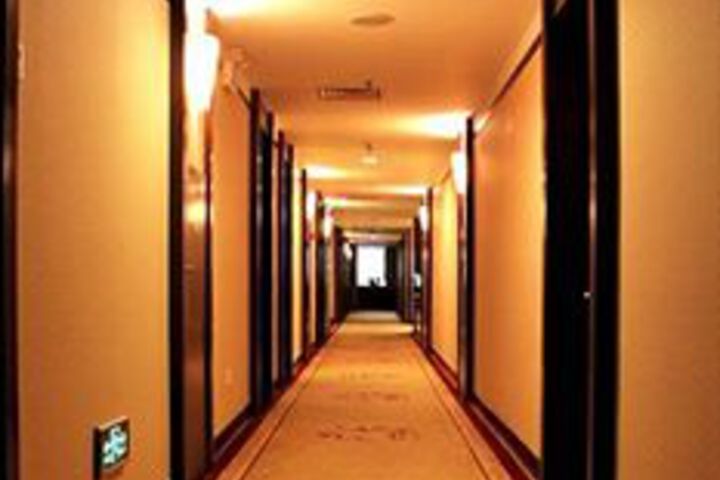 Ballroom/Hall 16 of 27